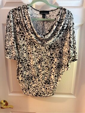 Isabella Rodriguez Monochrome Floral-Abstract Knit Top